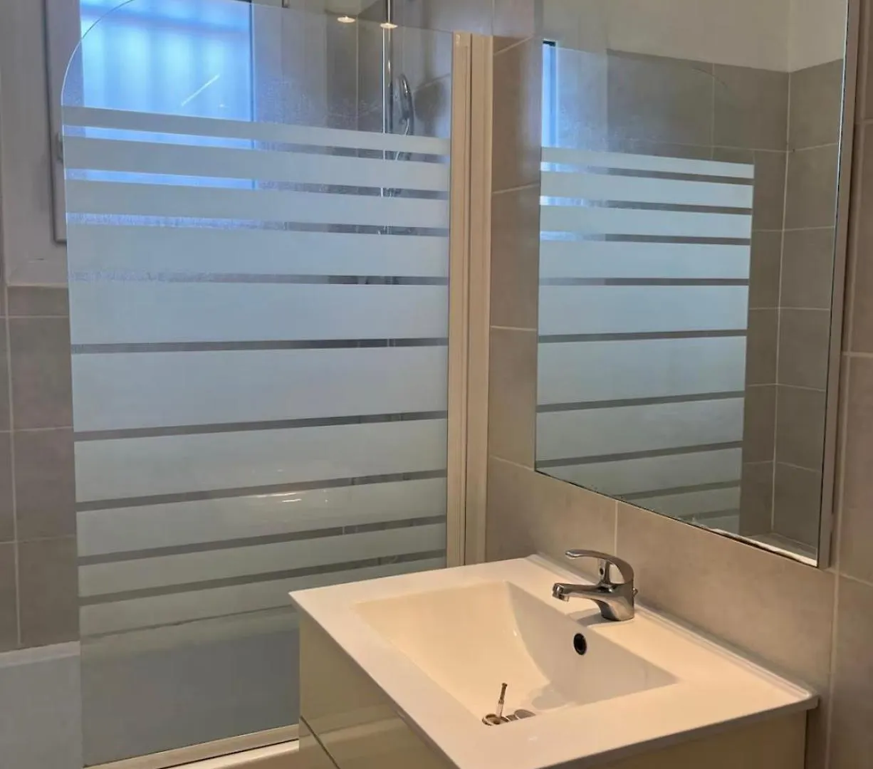 Super Studio A Proximite De Geneve Saint-Julien-en-Genevois 0*,